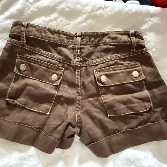 Bebe Brown Cuffed Utility Shorts with Back Button Pockets – Size 2 EUC - Picture 2 of 12